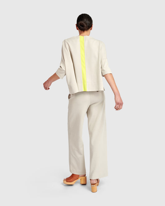Alembika Cream Cotton‑Blend Loose Fit Top with 3/4 Sleeves and Neon Back Stripe