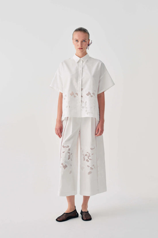 wide-leg trousers with details