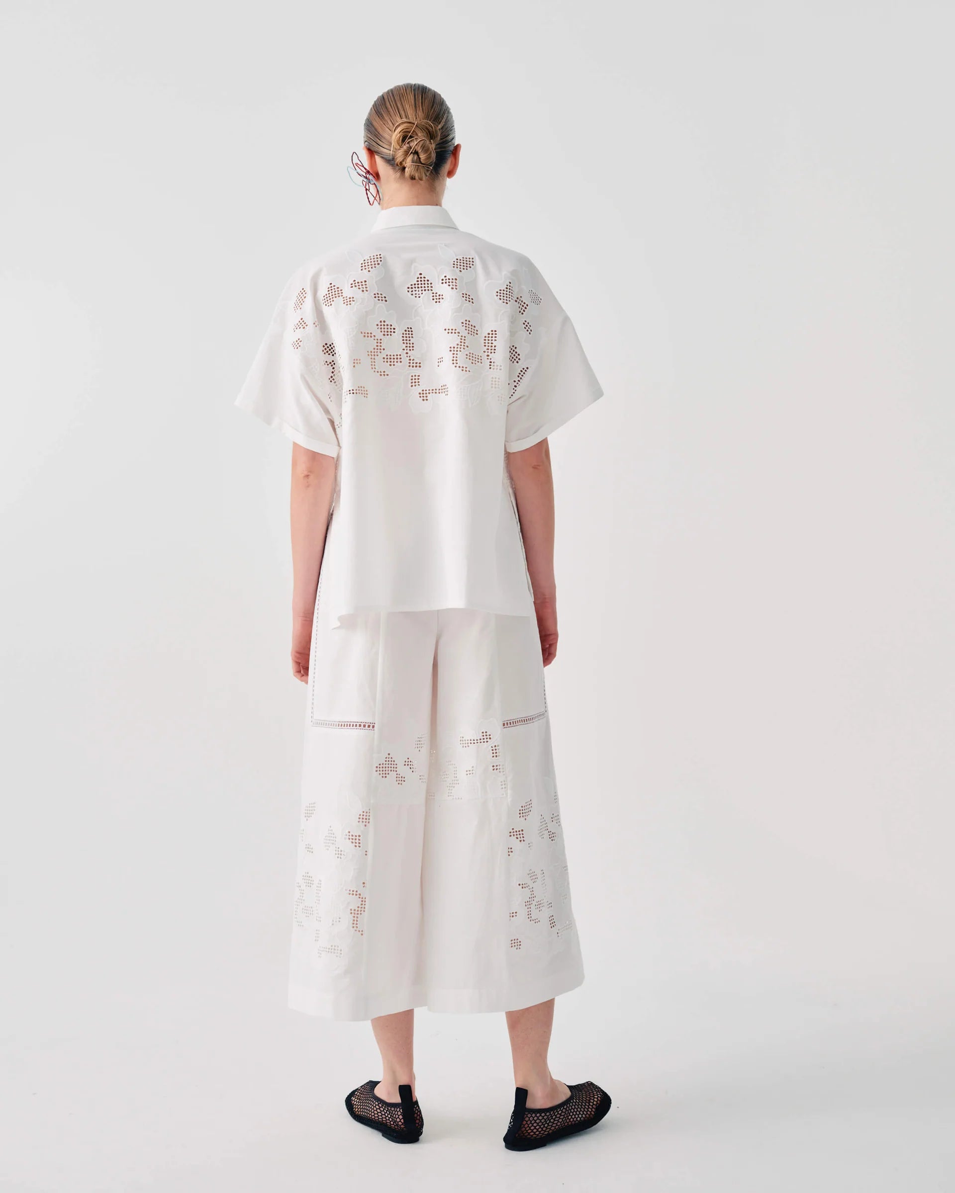 wide-leg trousers with details