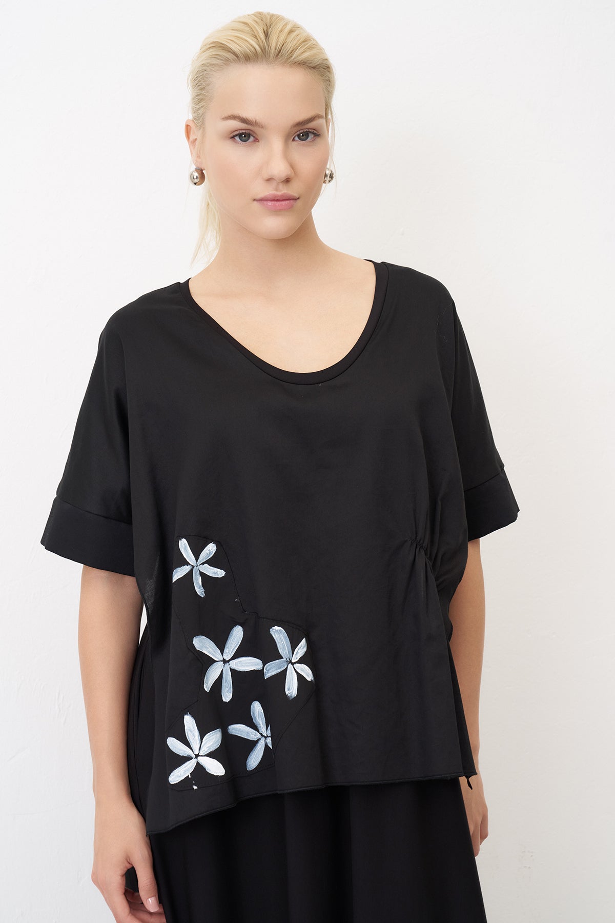 Bize Black Short Sleeve Midi Dress with Soft V‑Neck and Overlay Top